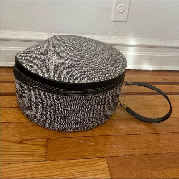 ♥️ Vintage Tweed 1950s Round Suitcase/Hat Box - Picture 3 of 11